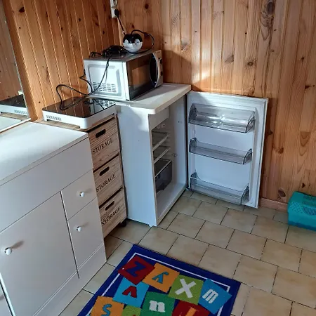 Guest house Au Calme Sur Jardin